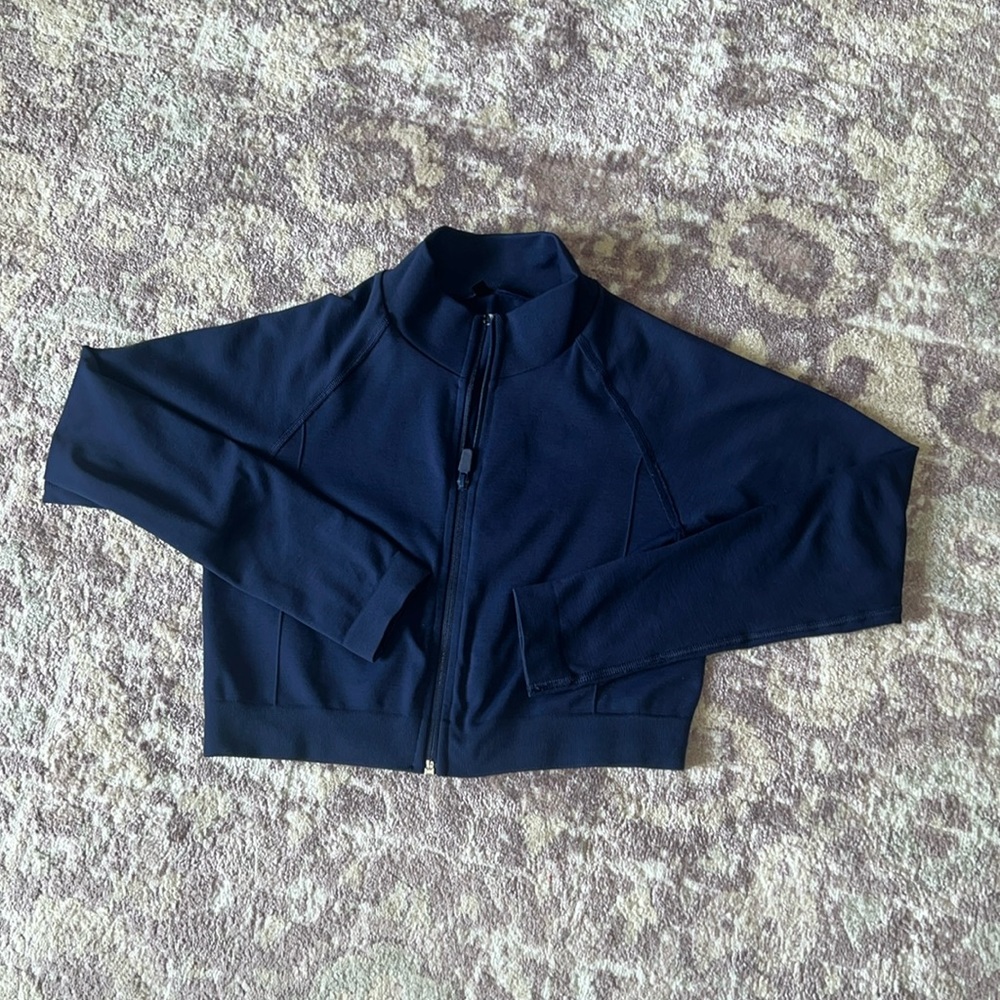 Alphalete crop jacket